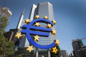 ЕЦБ вводит "супер экстренные" меры!