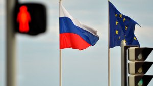 Прогнулись под Америку: Евросоюз продлил санкции против России