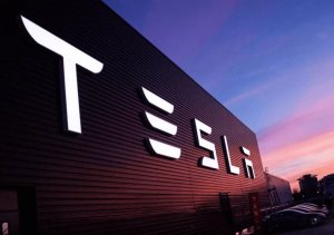 Маск 9 февраля 2021г. продал 30 000 акций Tesla (по информации SEC)