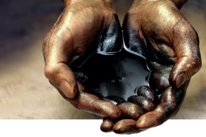 Хедж-фонды скупили треть мировых запасов нефти.