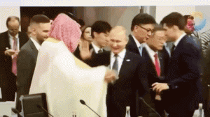 КОММИТЕТ ОПЕК РАССМАТРИВАЕТ СОКРАЩЕНИЕ ДОБЫЧИ НЕФТИ НА 1.3М Б/С С УРОВНЕЙ ОКТЯБРЯ - ДЕЛЕГАТ ОПЕК