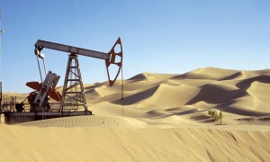 Саудовская Аравия резко повышает цены на нефть.