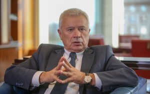 Алекперов 11 марта купил акции "Лукойла" на 950 млн рублей