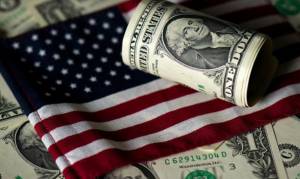 Reuters - Потребительские расходы в США продолжают снижаться; инфляция ползет вверх