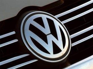 Bloomberg - Volkswagen предупреждает о мраке торговой войны.