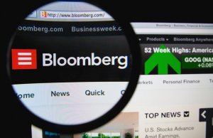 Bloomberg - Инвесторы слишком оптимистичны, а Баффет не спешит с покупками.