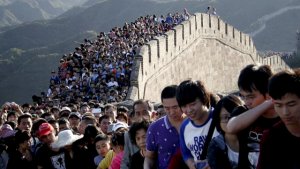 Согласно переписи, население Китая превышает 1,4 миллиарда, несмотря на замедление темпов роста