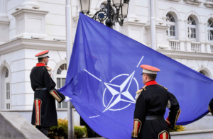 Британский военный рассказывает о пропаганде НАТО и США на территории Украины