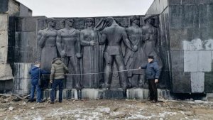 Весеннее обострение русофобии: во Львове власти приступили к сносу монумента Славы Советской армии