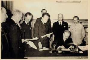 82 года назад был подписан пакт Молотова-Риббентропа
