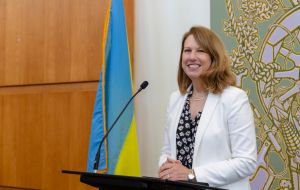 Американский посол в Киеве не увидела разницы между критикой и «фейковой» информацией