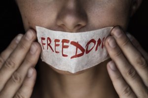 Без первой поправки: миф о свободе слова в США